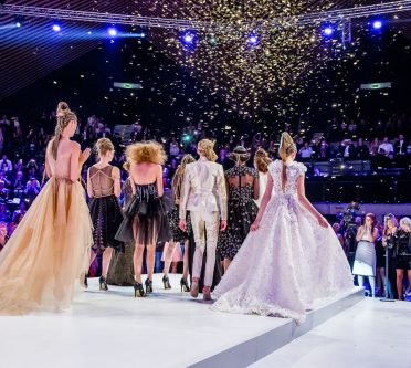 Celebration! L’Oréal Professionnel feiert auf der TOP HAIR Messe Geburtstag