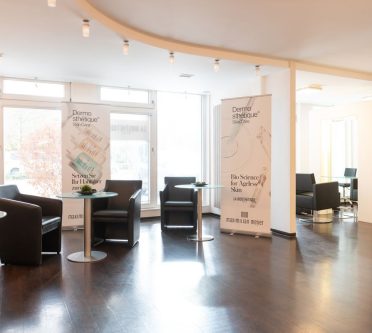 TOP Salon-Finalist 2024: Maximilian Meyer - Hair & Beauty Experts, Unterhaching